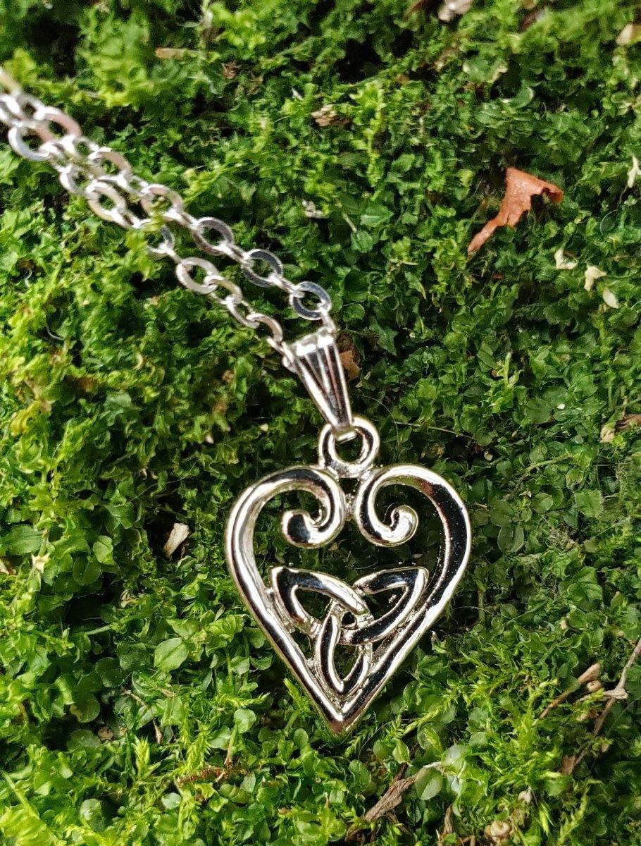 Pointed Celtic Trinity Knot and Heart Pendant Necklace - celticgoods
